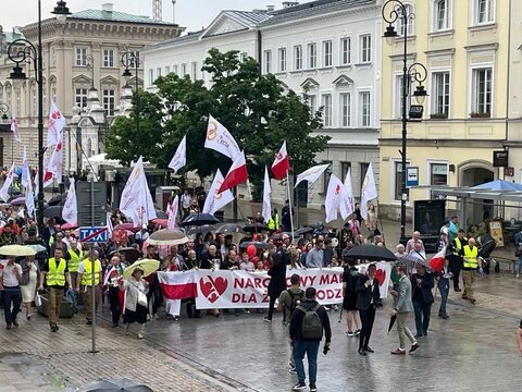 Warszawa Tłumy na Narodowym Marszu dla Życia i Rodziny 2023