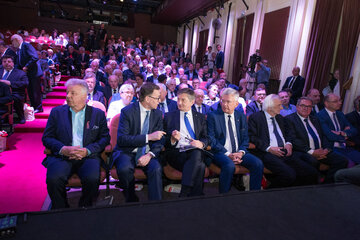 Uroczystość wręczenia odznaczeń państwowych działaczom opozycji antykomunistycznej z lat 1956–1989. 