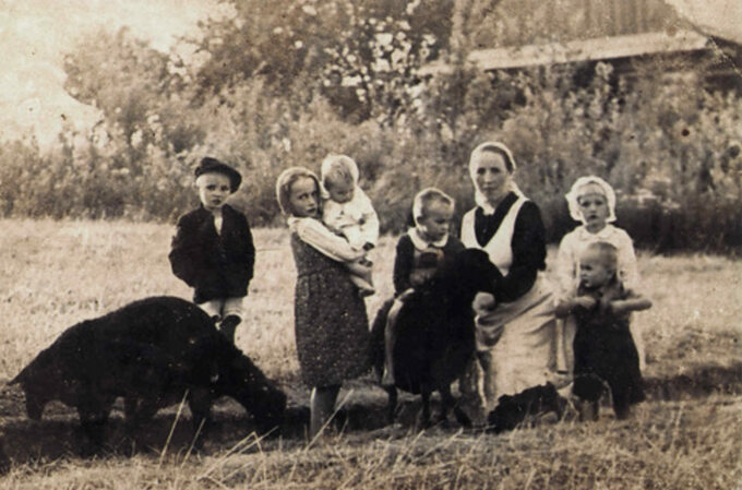 Wiktoria Ulma z dziećmi