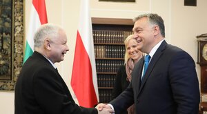 Miniatura: Dlaczego Orban rządzi a Kaczyński stracił...