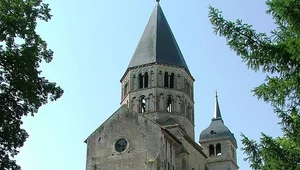 Miniatura: Opactwo w Cluny. Symbol chrześcijańskiej...