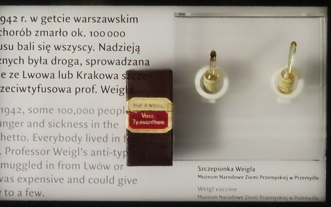 Szczepionka przeciwtyfusowa prof. Rudolfa Weigla w Muzeum Historii Żydów Polskich w Warszawie