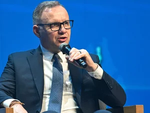 Miniatura: Kto zachwalał Andrzeja Dudę?