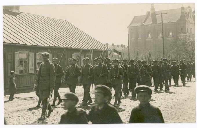 Przemarsz kompanii POW