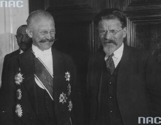 Przewodniczący CKW ZSRD Michaił Kalinin (p) obok posła i&nbsp;ministra pełnomocnego RP Stanisław Patka. Moskwa. 1929&nbsp;r.