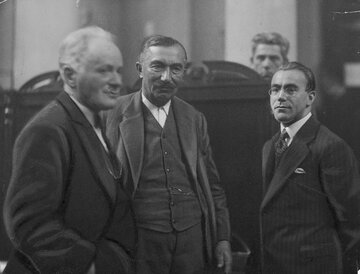 Wincenty Witos (w środku) podczas procesu brzeskiego