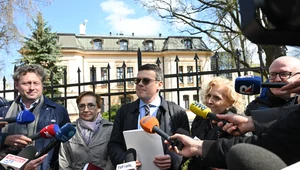 Miniatura: Nowi sędziowie TK nie składają broni....