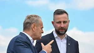 Miniatura: Tusk chciał wysłać żołnierzy na...