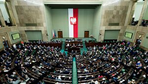 Miniatura: Sejm o nowej opłacie paliwowej i odwołaniu...