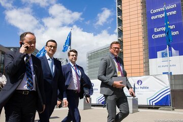 Premier Morawiecki z ministrami w Brukseli premier w Brukseli