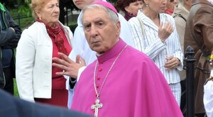 Miniatura: Abp Kowalczyk w poważnym stanie w...