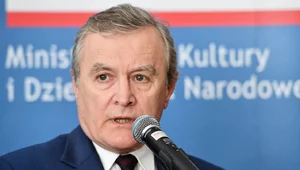 Miniatura: Gliński: Mamy obowiązek godnie pochować...