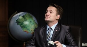 Miniatura: Gwiazda kabaretu o władzy w Polsce. "Jest...