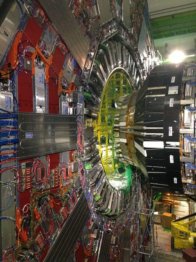 Fragment konstrukcji Wielkiego Zderzacza Hadronów