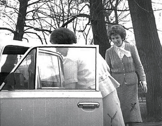 Wśr&oacute;d ujawnionych akt są dokumenty dotyczące Sue Burggraf, oficer CIA &bdquo;prowadzącej&rdquo; Kuklińskiego