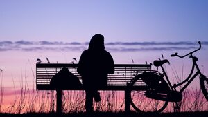 Ekspert: Samotność w Polsce ma twarz młodego mężczyzny