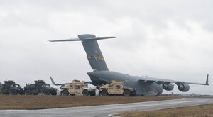 Miniatura: Celem rosyjskich dronów było lotnisko w...