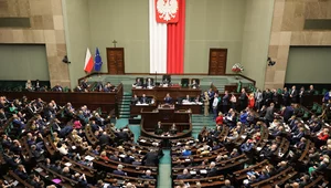 Miniatura: PiS z dużą przewagą nad opozycją....