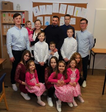 Wsp&oacute;lne zajęcia edukacyjne rodziny Zakrzewskich