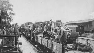 Miniatura: Renault FT przeciwko bolszewikom