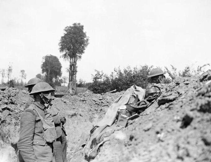 Szkoccy żołnierze podczas ataku gazowego, 25 czerwiec 1918.