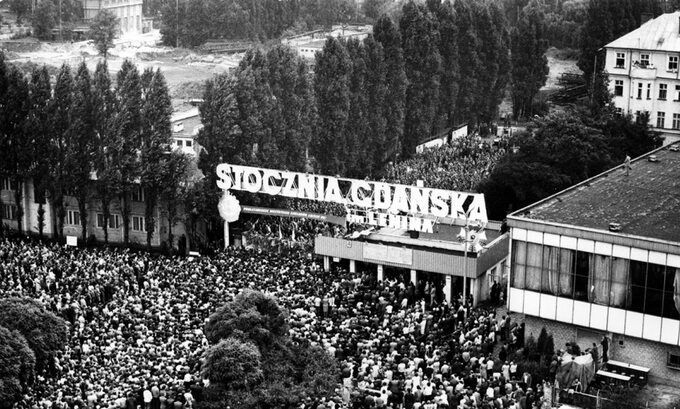Strajki przed Stocznią Gdańską w sierpniu 1980 roku