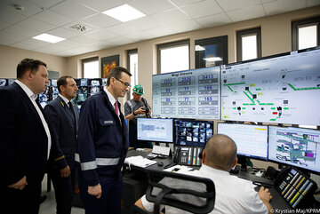 Mateusz Morawiecki podczas uroczystości uruchomienia pieca WTR w Hucie Miedzi „Legnica” 