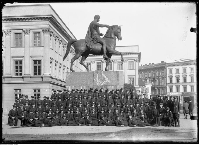 Pomnik księcia Józefa Poniatowskiego przed Pałacem Saskim, 1928 r.