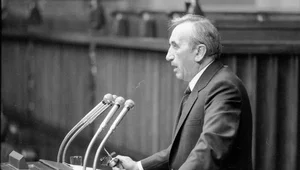 Miniatura: Kulisy powstania rządu Mazowieckiego