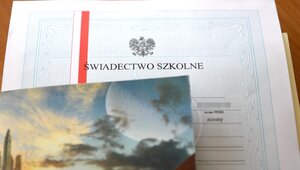 Miniatura: Burza o biało-czerwony pasek