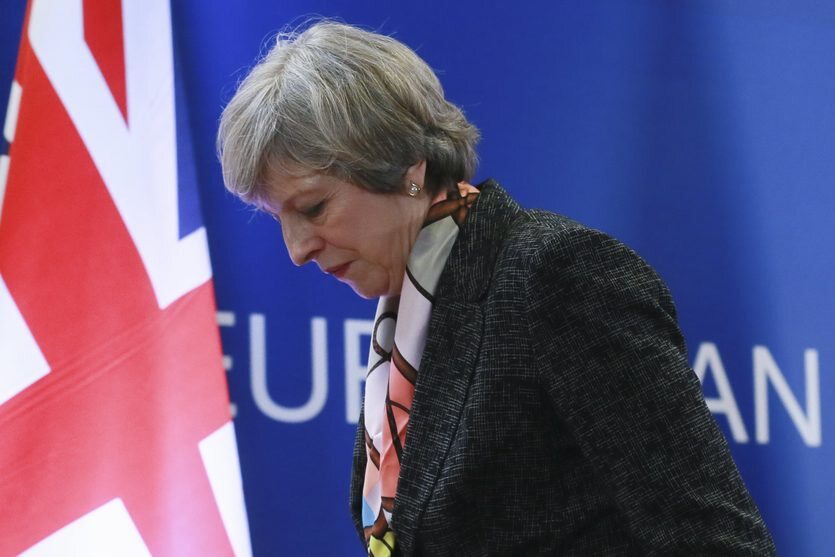 13. 12. || Nasilający się kryzys związany z negocjacjami dot. Brexitu osłabił pozycję premier Theresy May. Polityk ostatecznie utrzymała się na stanowisku, ale podczas głosowania ws. wotum zaufania przeciwko niej głosowało aż 37 proc. posłów jej partii. 