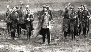 Piłsudski ze&nbsp;sztabem, wiosna 1920&nbsp;r.