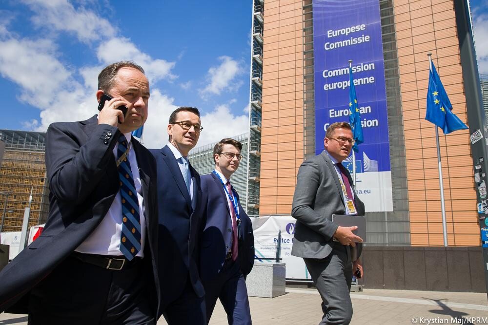Premier Morawiecki z ministrami w Brukseli premier z ministrami na szczycie UE