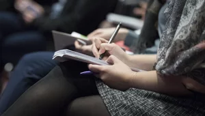 Miniatura: Dziennikarka ujawnia kryzys w gazecie...