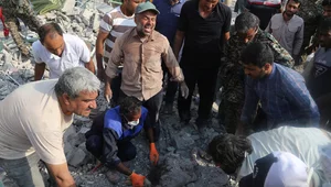 Miniatura: Atak na szkołę w Iranie. Trump rzuca...