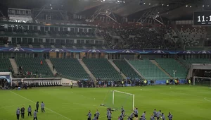 Miniatura: Legia z Realem przy pustych trybunach na...