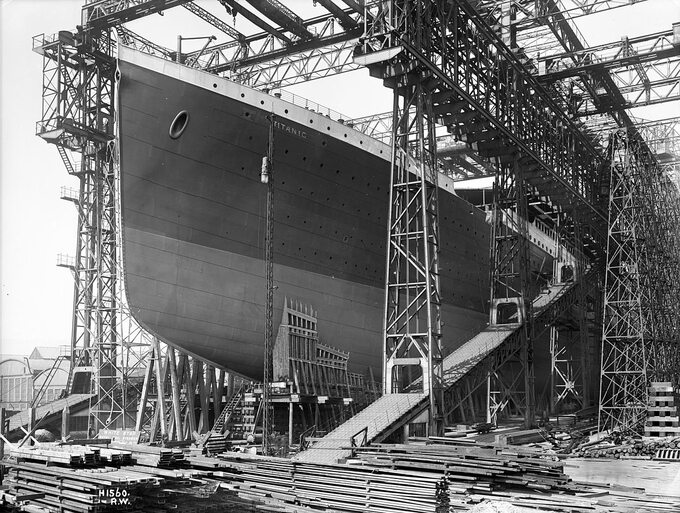 „Titanic” w doku stoczni Harland and Wolff w Belfaście w Irlandii Północnej