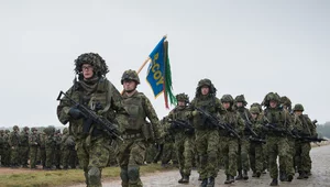 Miniatura: Estonia przerzuca wojska bliżej granicy z...
