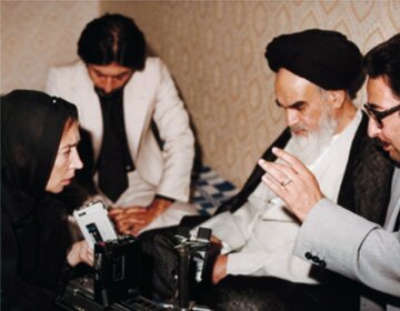 Oriana Fallaci z&nbsp;ajatollahem Chomeinim