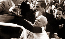 Kogo najbardziej podejrzewa się o zorganizowanie zamachu na papieża w maju 1981 roku?