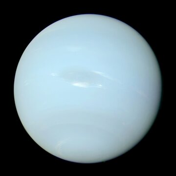 Zdjęcie Neptuna wykonane przez sondę kosmiczną Voyager 2&nbsp;w&nbsp;1989, przetworzone dla&nbsp;uzyskania koloru zbliżonego do&nbsp;naturalnego