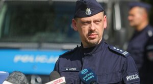 Miniatura: Wypadek szefa polskiej policji. Nowe,...