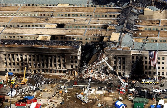Pentagon po pożarze wywołanym przez atak 11 września 2001 roku