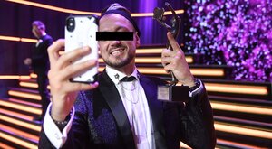 Miniatura: Znany muzyk usłyszał zarzut po wypadku....