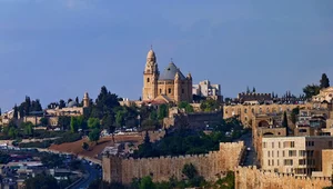 Miniatura: Dewastacja chrześcijańskiego cmentarza w...