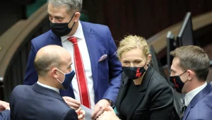 Miniatura: Sondaż: Co powinna zrobić opozycja ws....