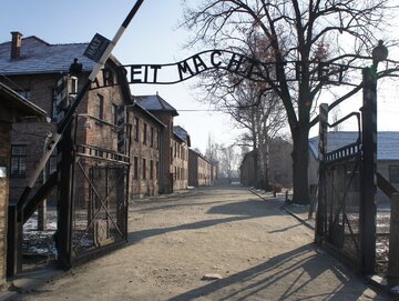 Wejście do&nbsp;obozu KL Auschwitz-Birkeanu