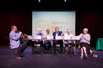 Uroczystość wręczenia odznaczeń państwowych działaczom opozycji antykomunistycznej z lat 1956–1989. 