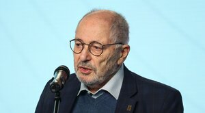 Miniatura: Orlim lotem przez osiem dekad