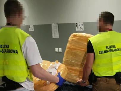 Miniatura: Grek ukrył w walizce prawie 45 kg...